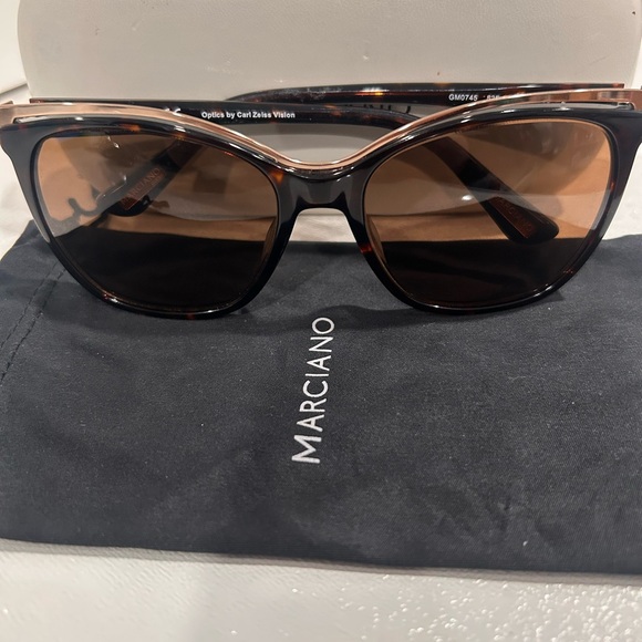 Marciano Accessories - Marciano Brown Sunglasses
Style: GM0745
With hard case
Like NEW